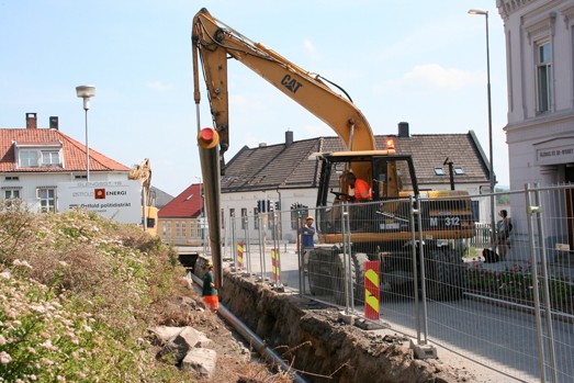 Sarpsborg varmesentral eies av Østfold Energi og ble startet opp i 2010. Sentralen er hovedvarmesentralen for fjernvarmenettet i Sarpsborg. Den er lokalisert i eget bygg på Borregaards industriområde. Østfold Energi utvider i høst denne varmesentralen og Parat Halvorsen AS leverer komplett installasjon av en 5MW høyspent elektrodekjel.